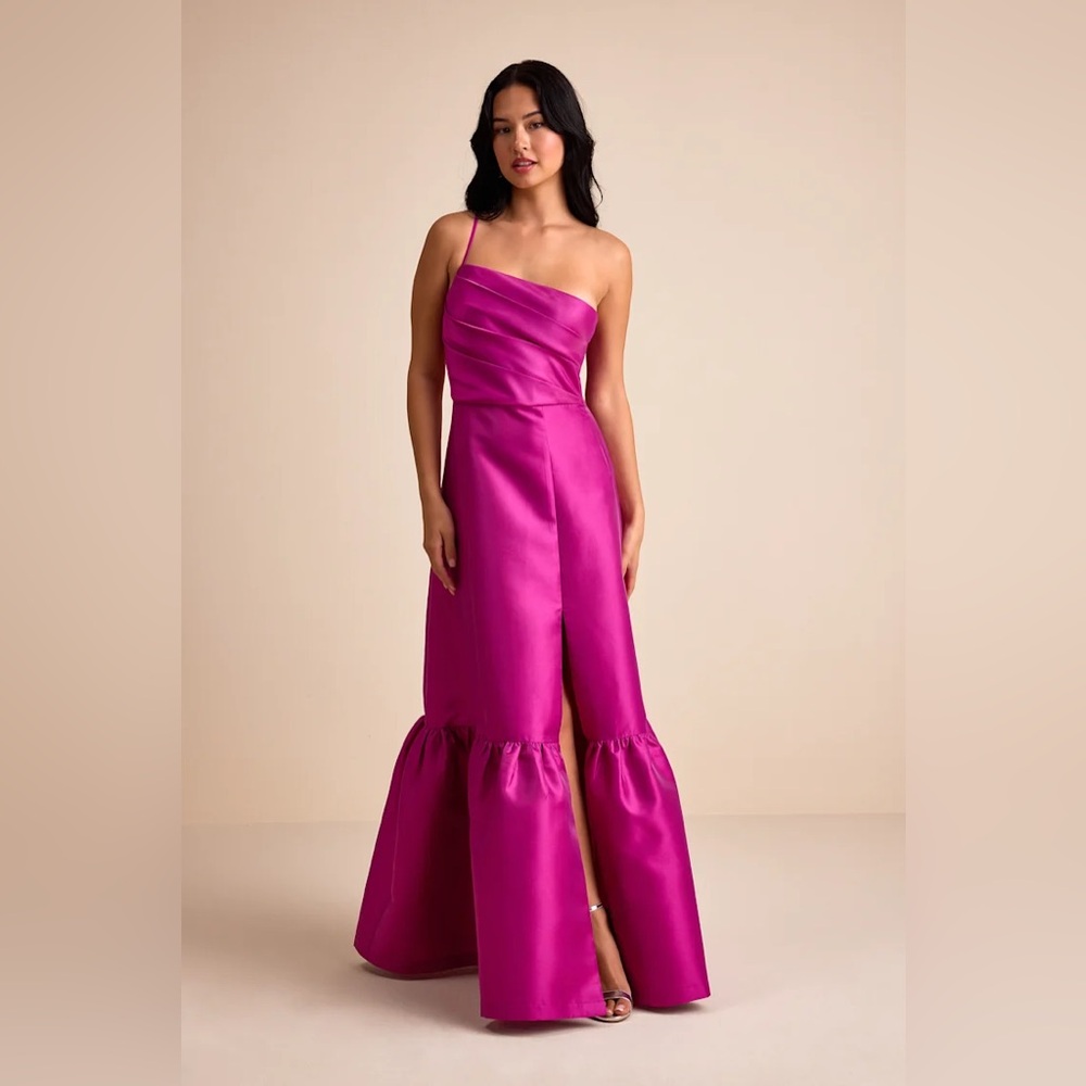 Women’s Gown / Black-Tie dress